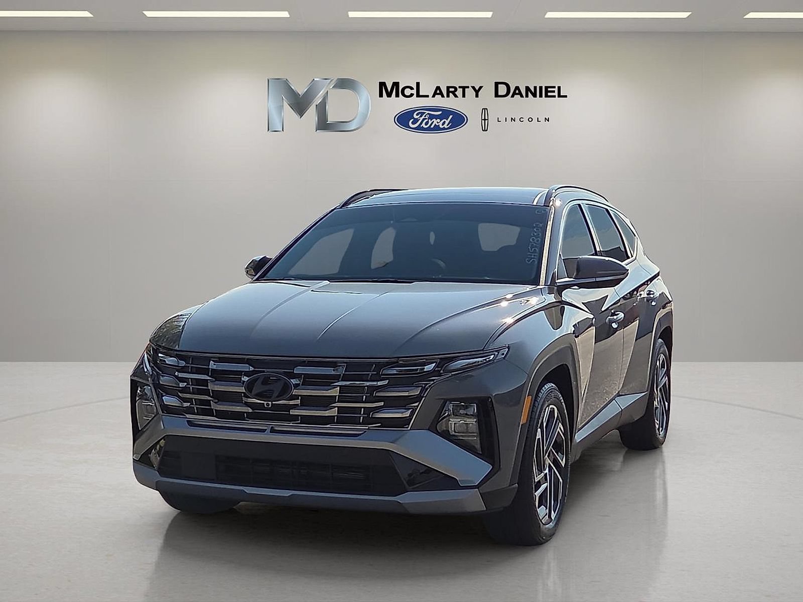 Used 2025 Hyundai Tucson Limited FWD image 2
