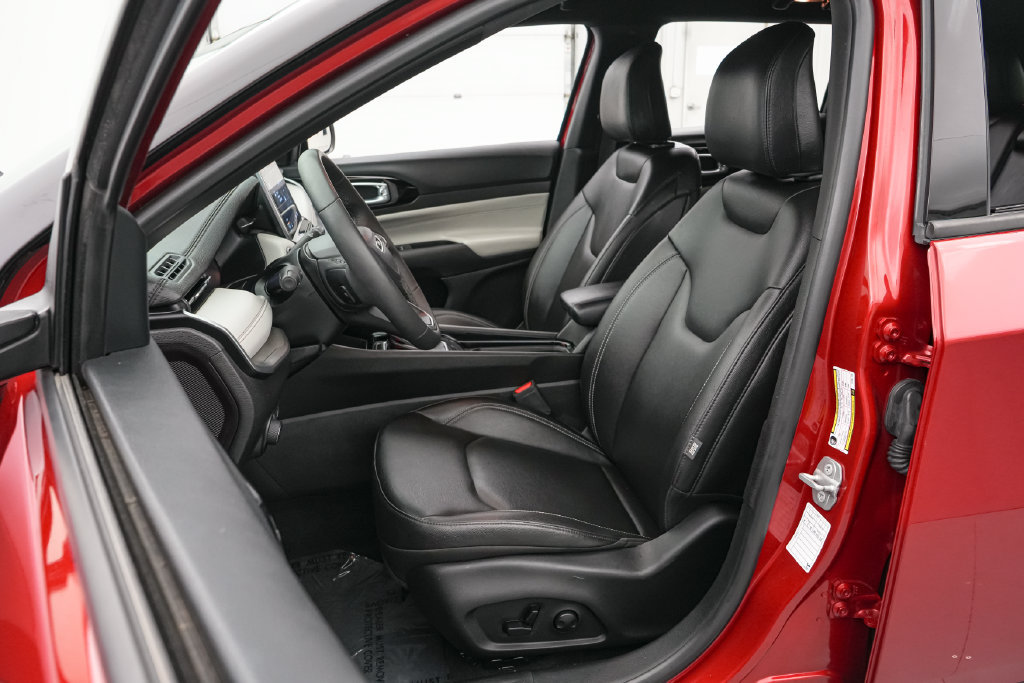 Used 2025 Jeep Compass Limited AWD/4WD image 11
