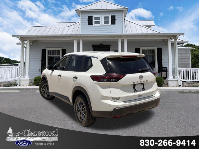 Used 2024 Nissan Rogue S FWD image 4