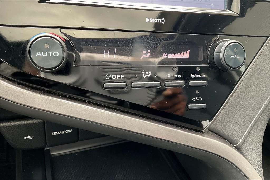 Used 2020 Toyota Camry SE FWD image 15
