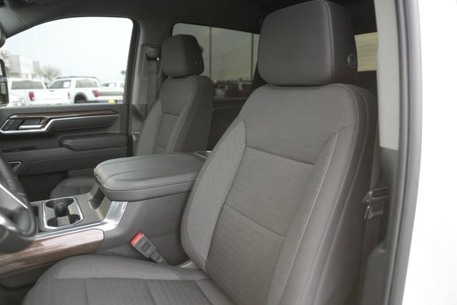 Used 2025 Chevrolet Silverado 3500 LT image 10