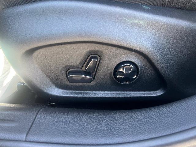Used 2018 Jeep Compass Trailhawk w/ Leather Interior Group AWD/4WD image 23