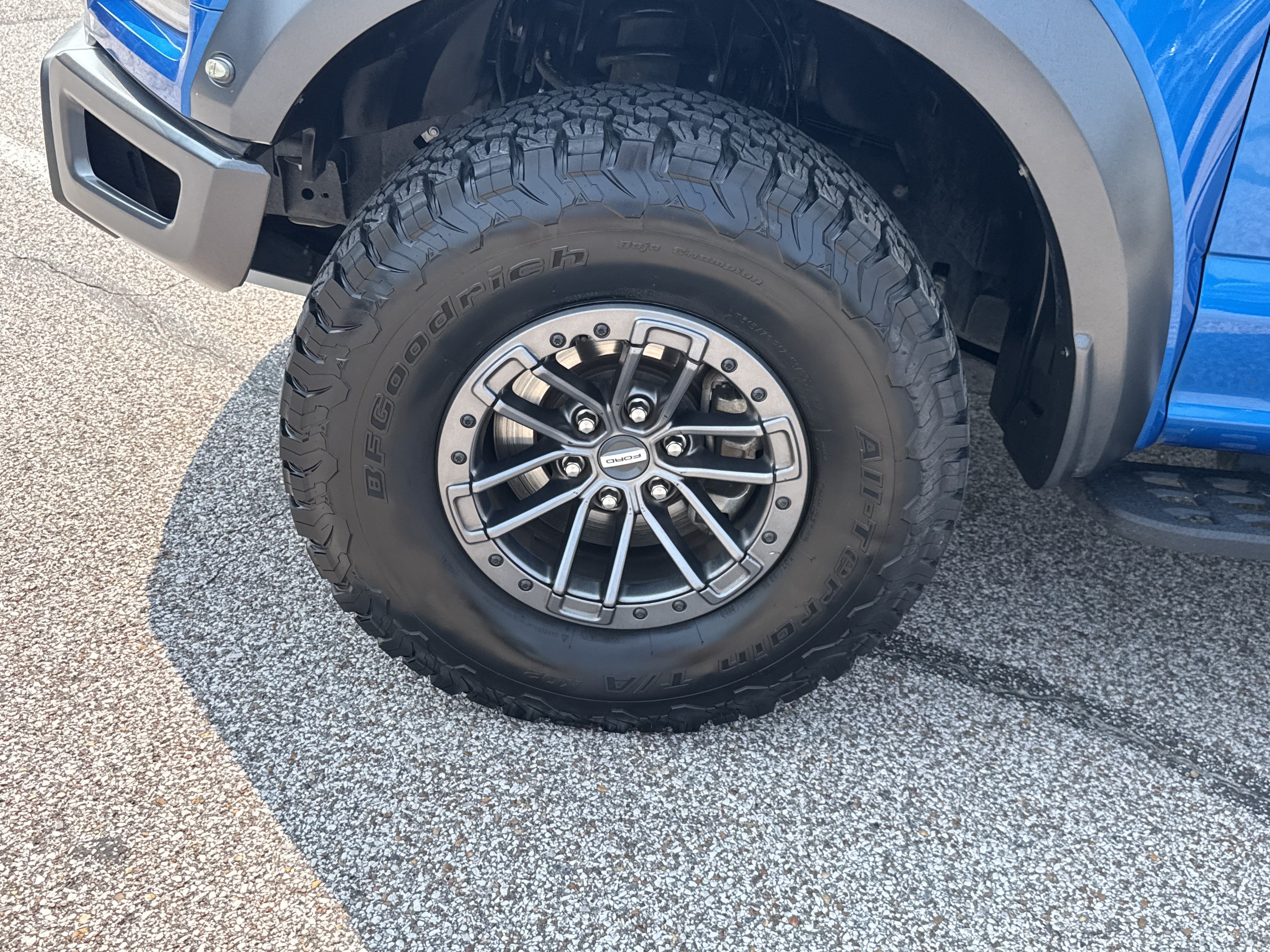 Certified 2019 Ford F150 Raptor w/ Equipment Group 802A Luxury AWD/4WD image 9