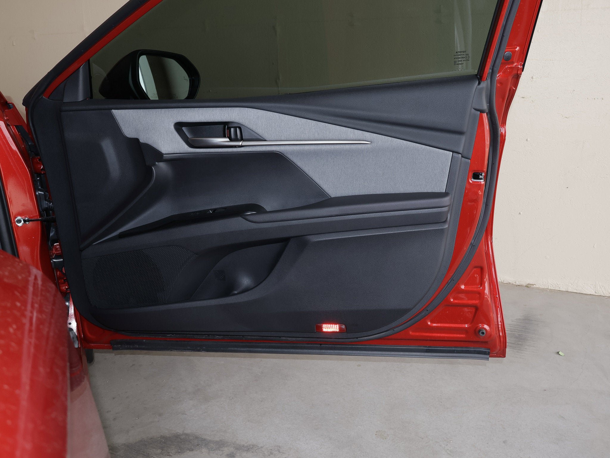 Used 2025 Toyota Camry LE FWD image 41