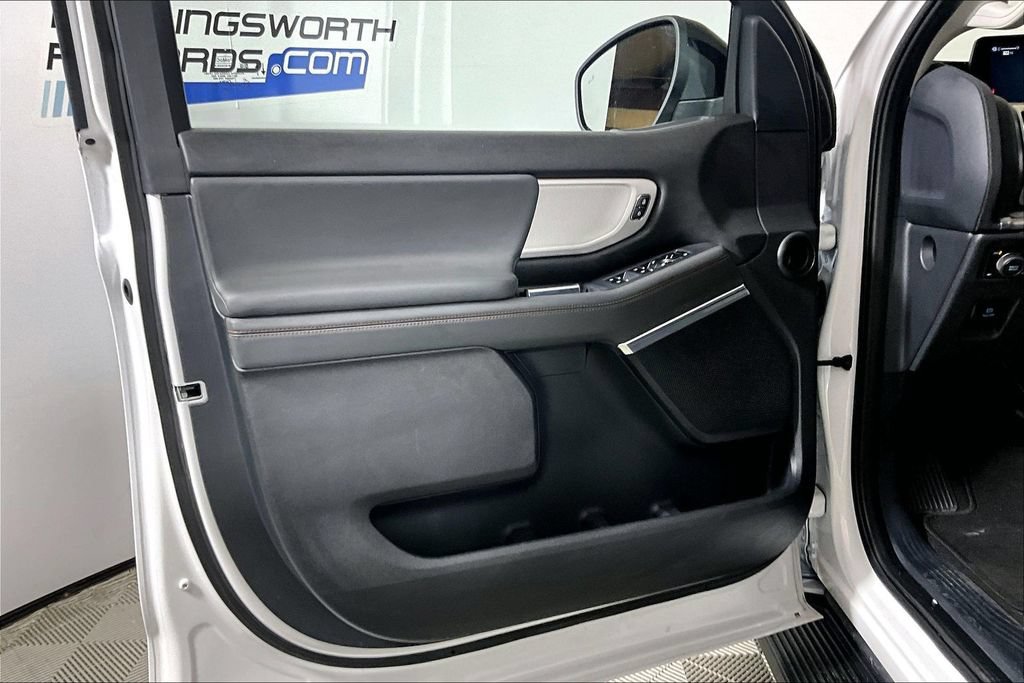Certified 2025 Ford Expedition Active AWD/4WD image 18