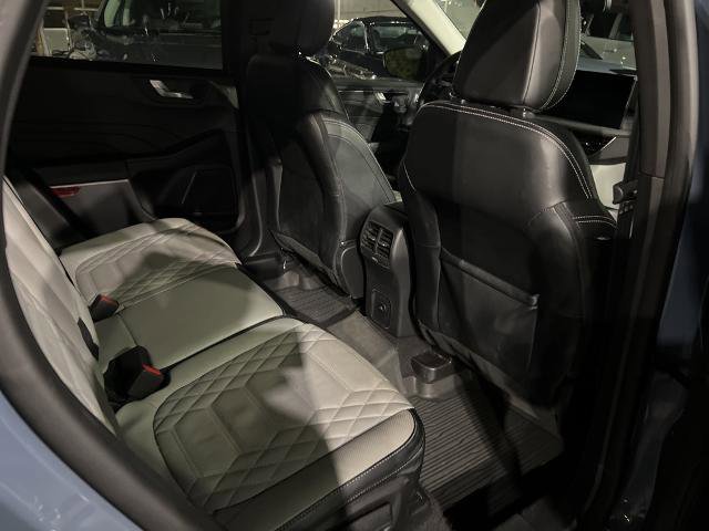 Certified 2023 Ford Escape Platinum w/ Premium Technology Package image 17