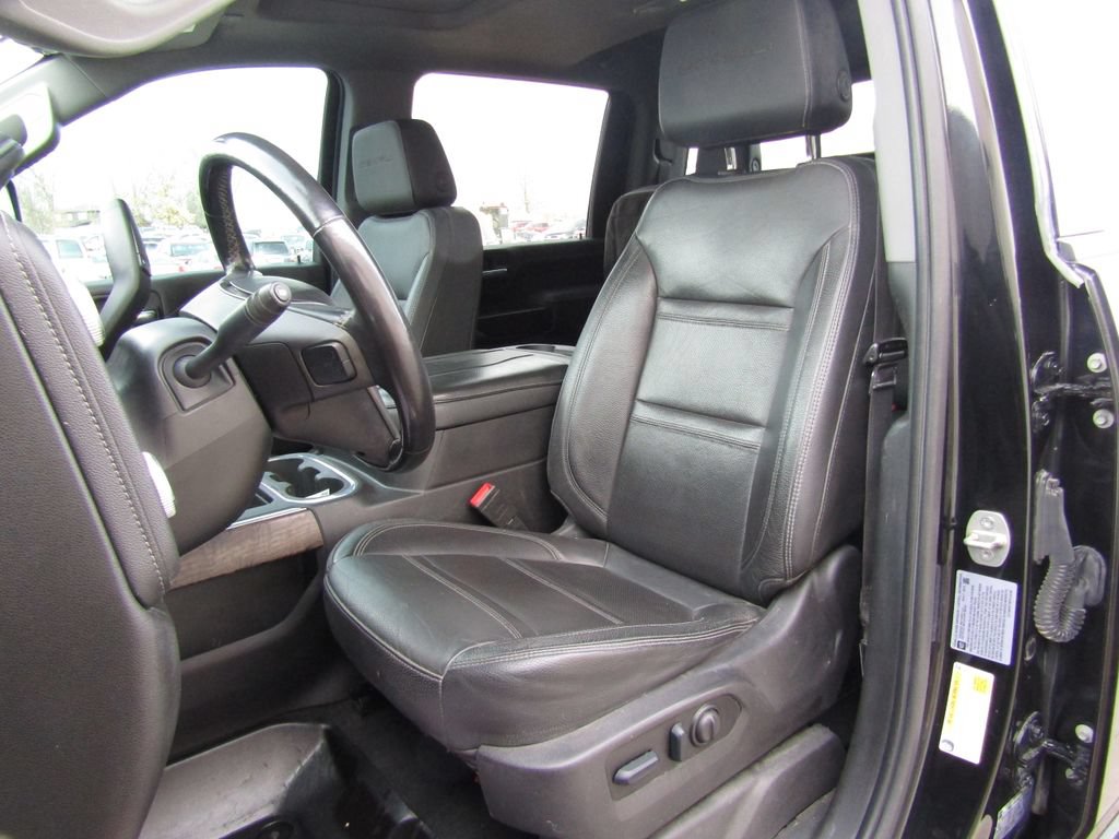 Used 2023 GMC Sierra 2500 Denali w/ Denali Black Diamond Edition AWD/4WD image 31