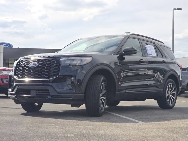 Certified 2026 Ford Explorer ST-Line AWD/4WD image 13