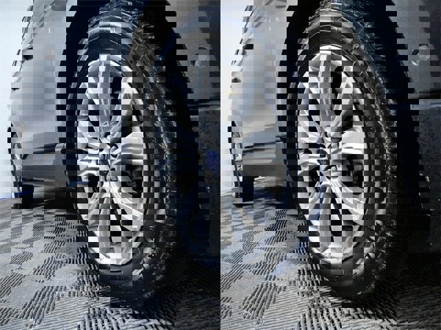 Certified 2020 Ford Edge Titanium w/ Equipment Group 301A image 7