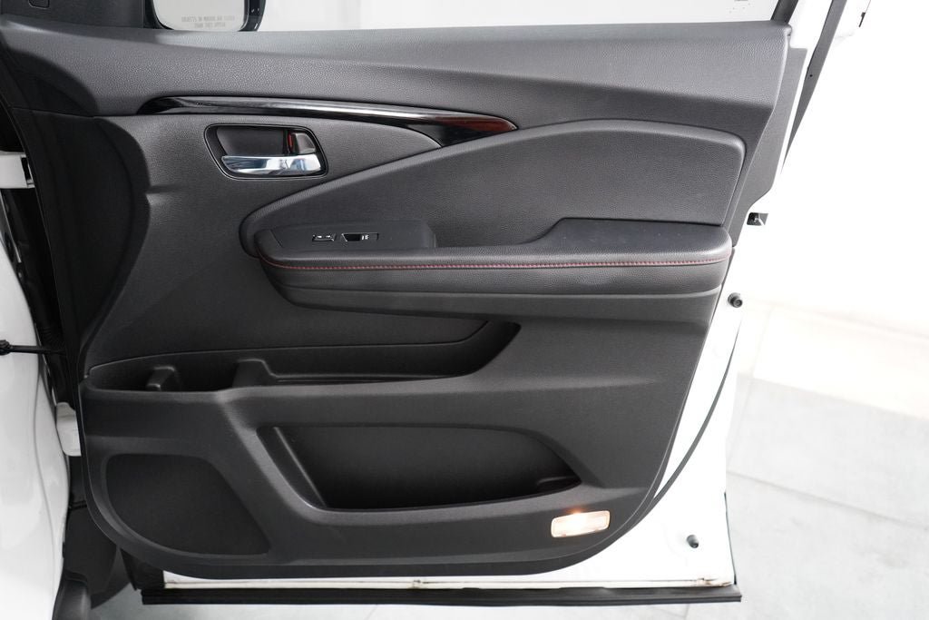 Used 2022 Honda Pilot Black Edition image 26