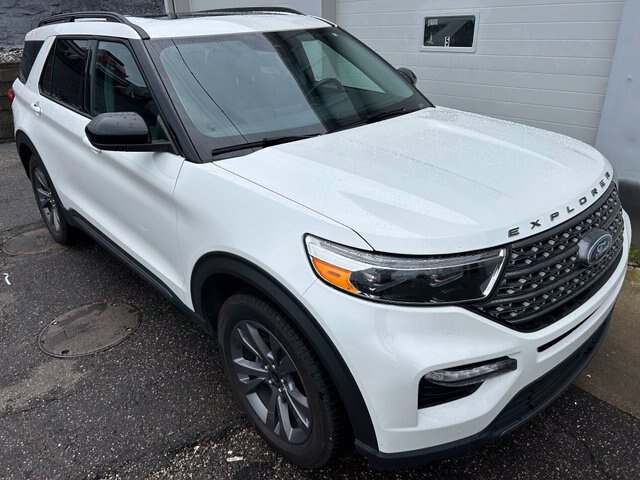 Certified 2022 Ford Explorer XLT w/ Equipment Group 202A AWD/4WD image 7