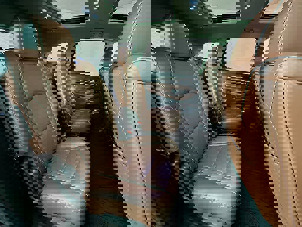 Used 2021 Buick Enclave Avenir w/ Avenir Technology Package image 34