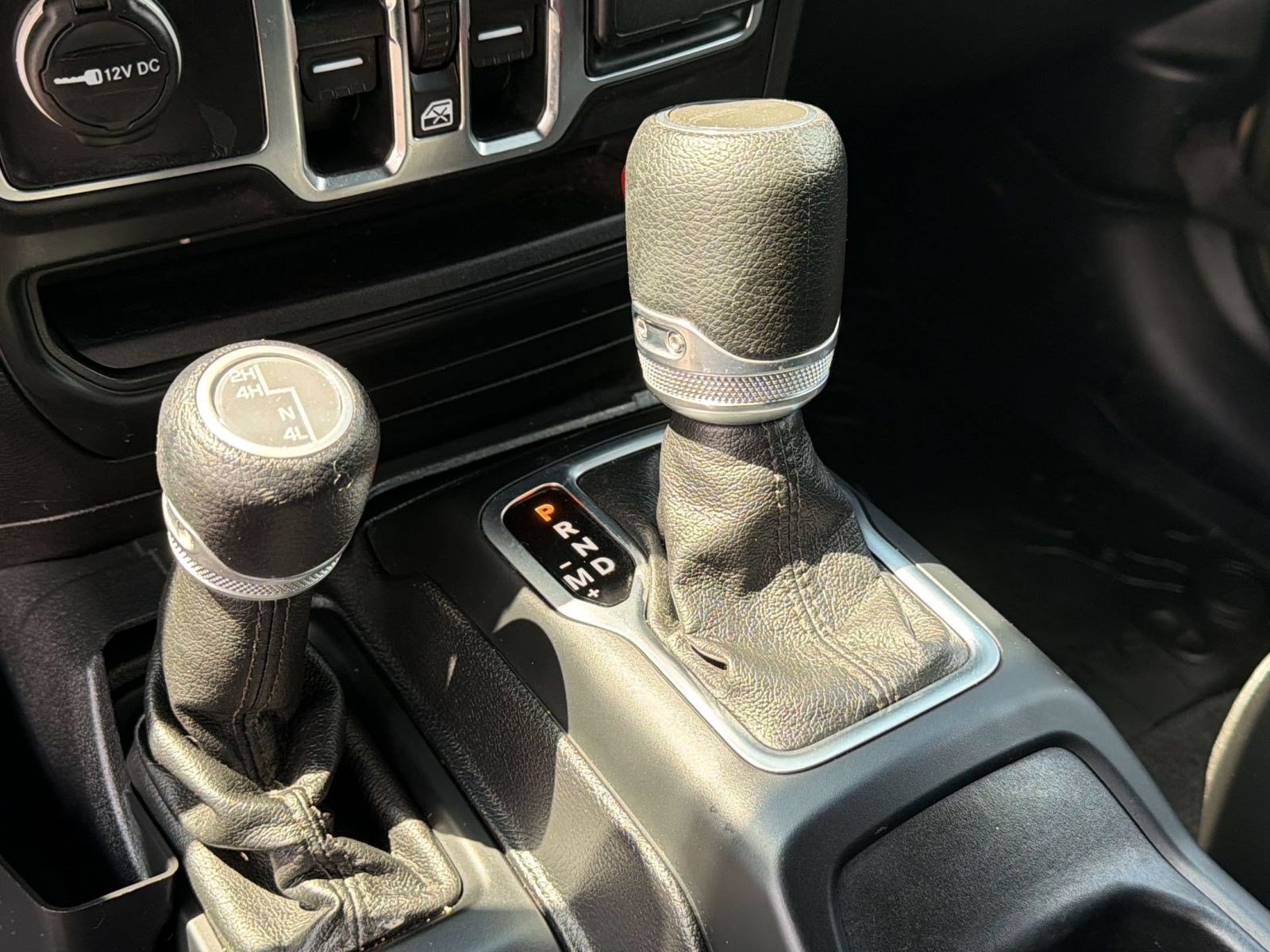 Used 2021 Jeep Gladiator Sport AWD/4WD image 17