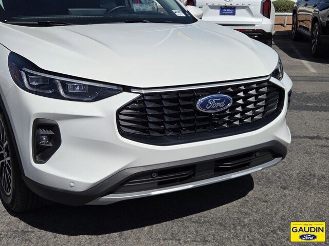 Certified 2025 Ford Escape SE w/ PHEV Premium Package FWD image 2