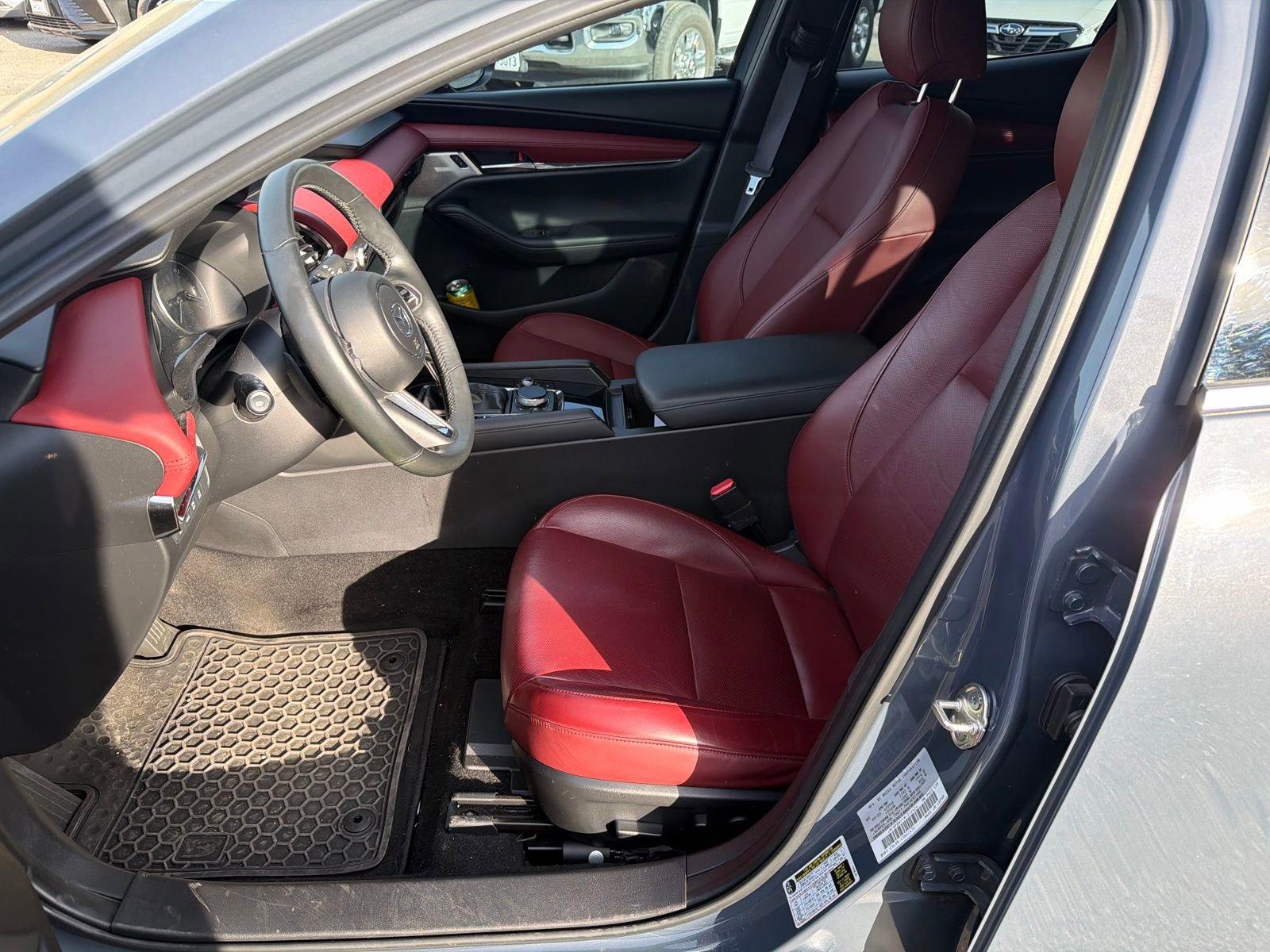 Used 2021 MAZDA MAZDA3 Hatchback w/Premium Plus Pkg image 10