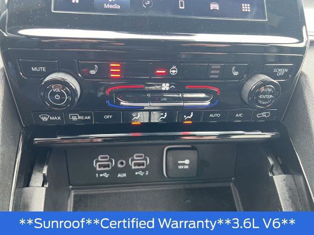 Used 2023 Jeep Grand Cherokee L Laredo image 32