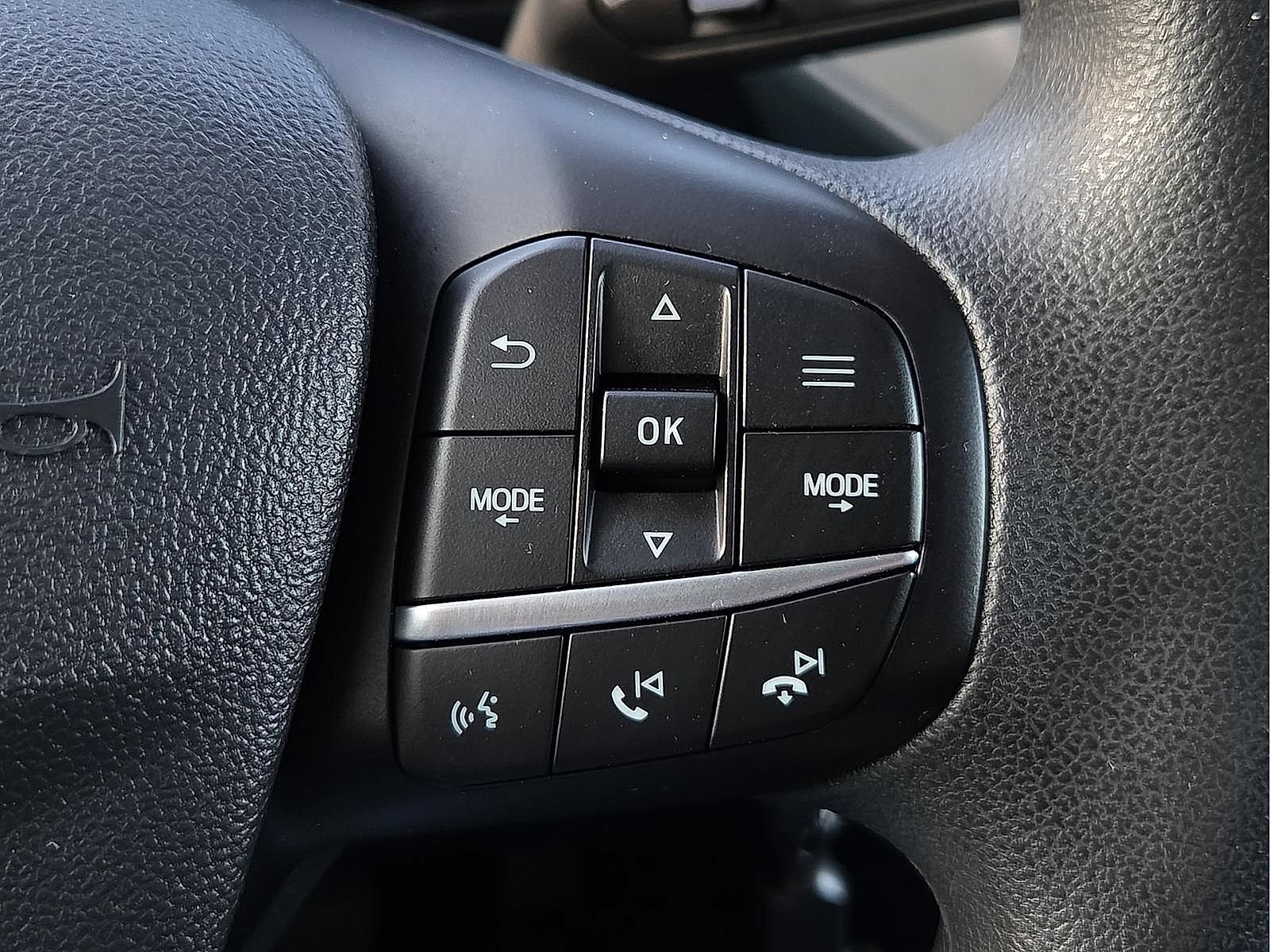 Certified 2025 Ford Maverick XL FWD image 18