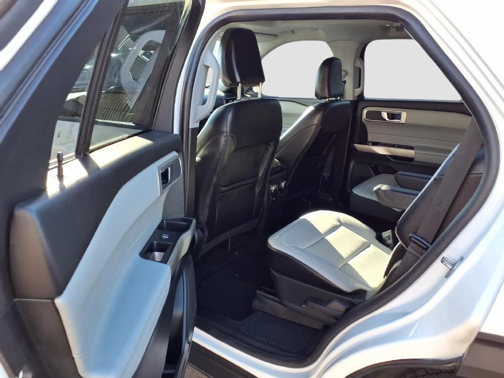 Certified 2021 Ford Explorer XLT w/ Equipment Group 202A AWD/4WD image 30