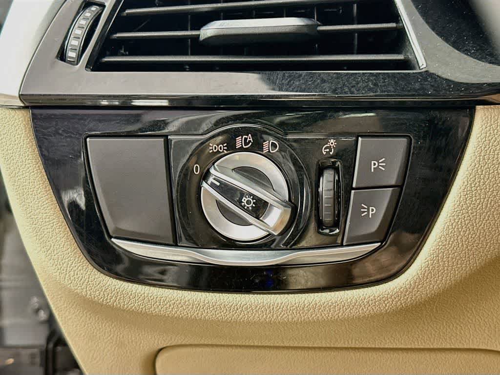 Used 2022 BMW 530i w/ Premium Package RWD image 26