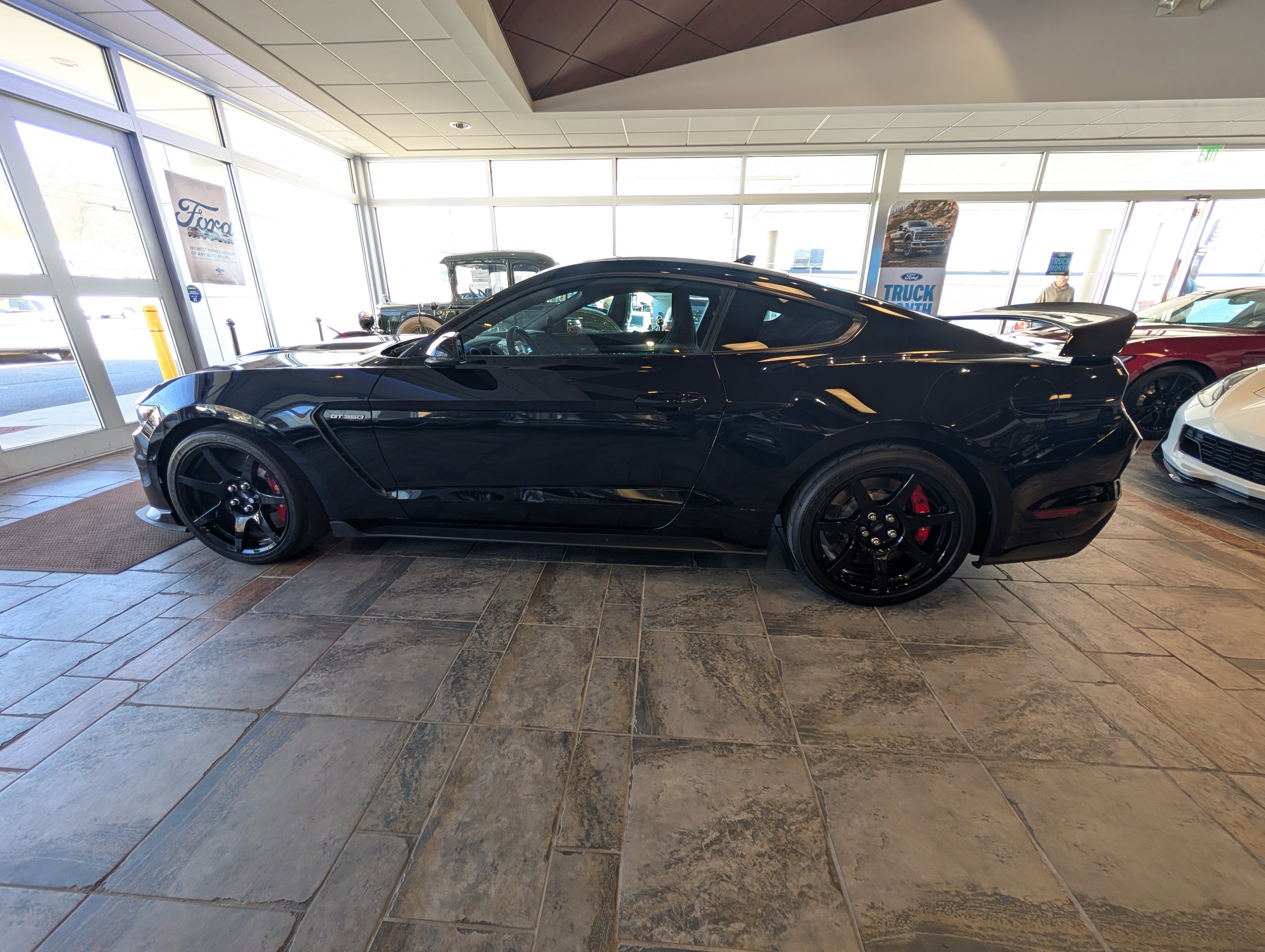 Certified 2020 Ford Mustang Shelby GT350R w/ GT350R Equipment Group 920A image 5