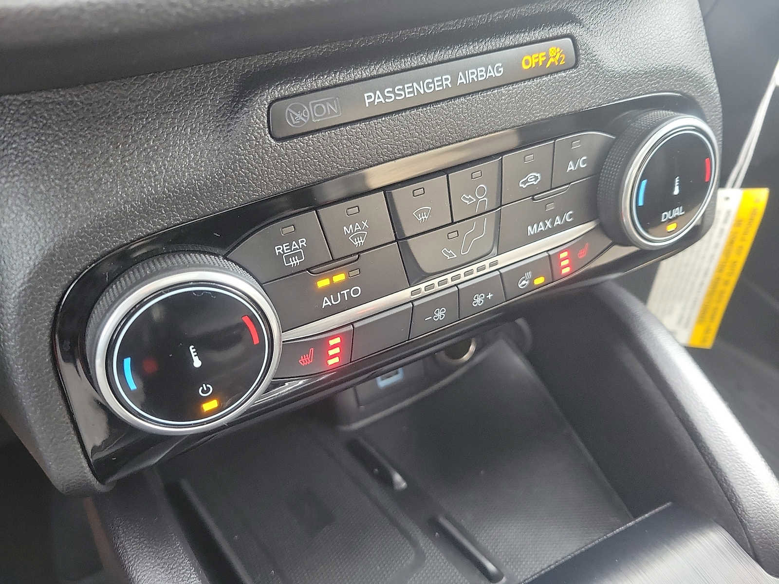 Certified 2022 Ford Escape Titanium w/ Titanium Elite Package image 16