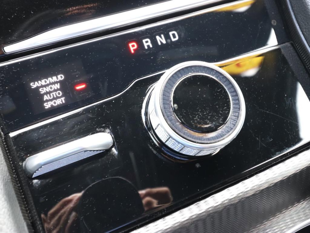 Used 2025 Jeep Grand Cherokee L Limited w/ Black Appearance Package AWD/4WD image 23