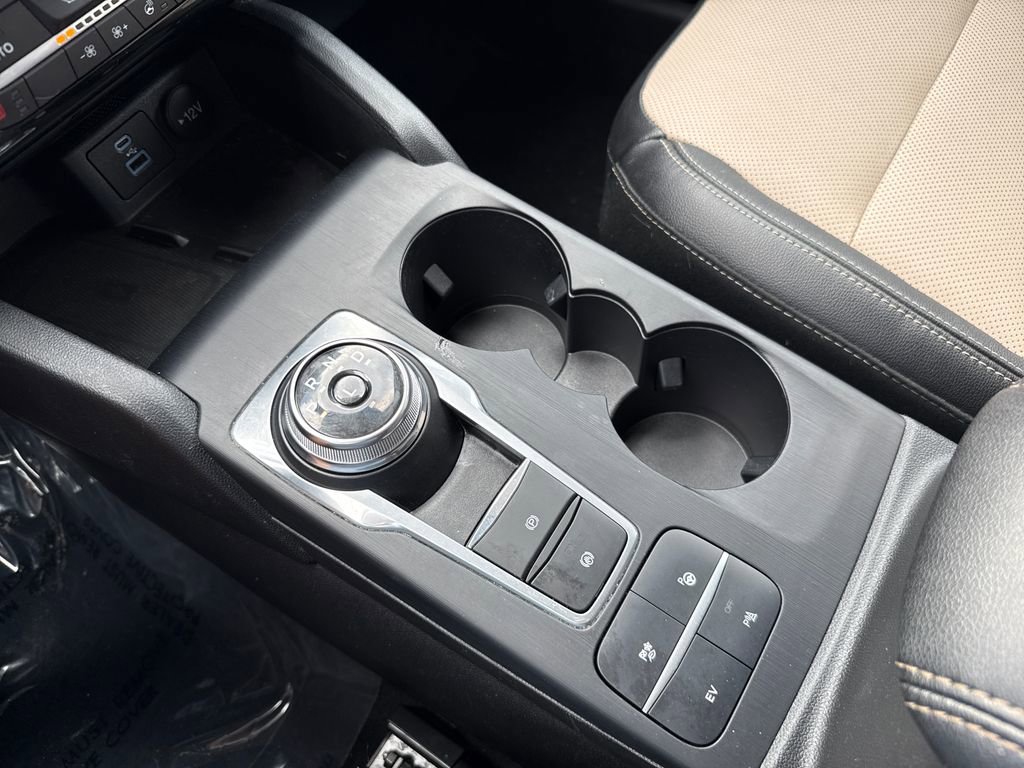 Certified 2022 Ford Escape Titanium w/ Titanium Premium Package image 24
