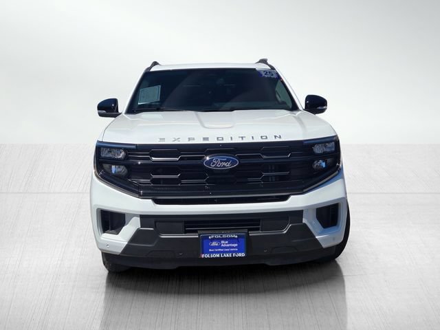 Certified 2025 Ford Expedition Active AWD/4WD image 2