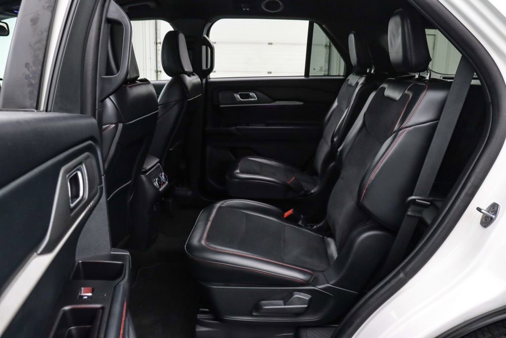 Certified 2025 Ford Explorer ST image 18