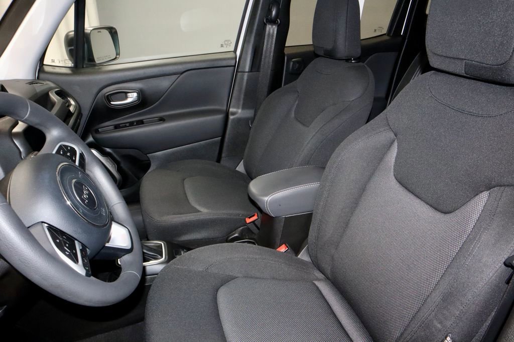 Used 2023 Jeep Renegade Latitude w/ Sun & Fun Group image 23