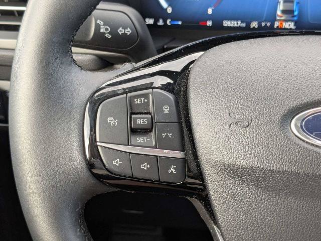 Certified 2024 Ford Escape Platinum AWD/4WD image 28