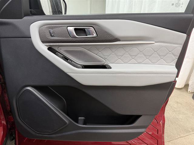 Certified 2025 Ford Explorer Platinum w/ LUX Leather Package AWD/4WD image 34