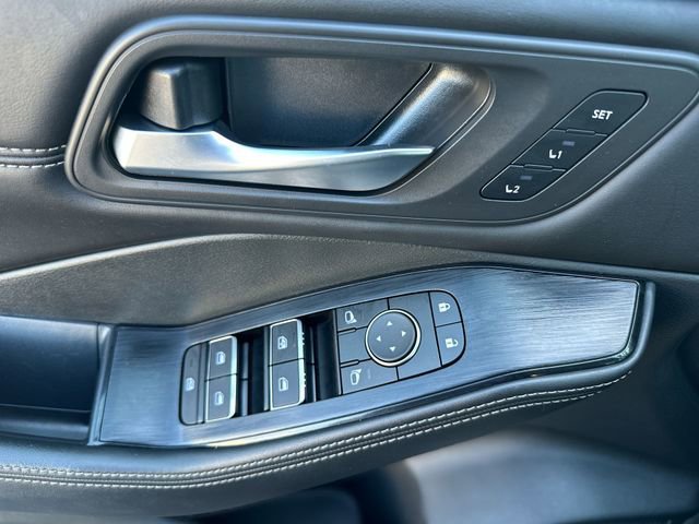 Used 2023 Nissan Rogue SL w/ SL Premium Package image 14