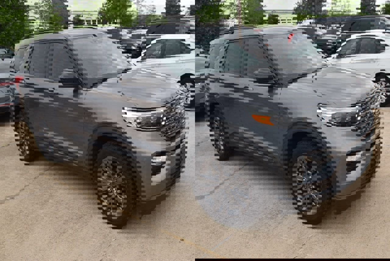 Certified 2023 Ford Explorer XLT w/ Equipment Group 202A image 6