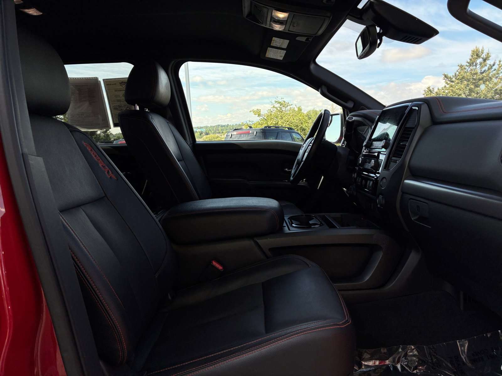 Used 2021 Nissan Titan PRO-4X w/ Pro-4x Convenience Package AWD/4WD image 19