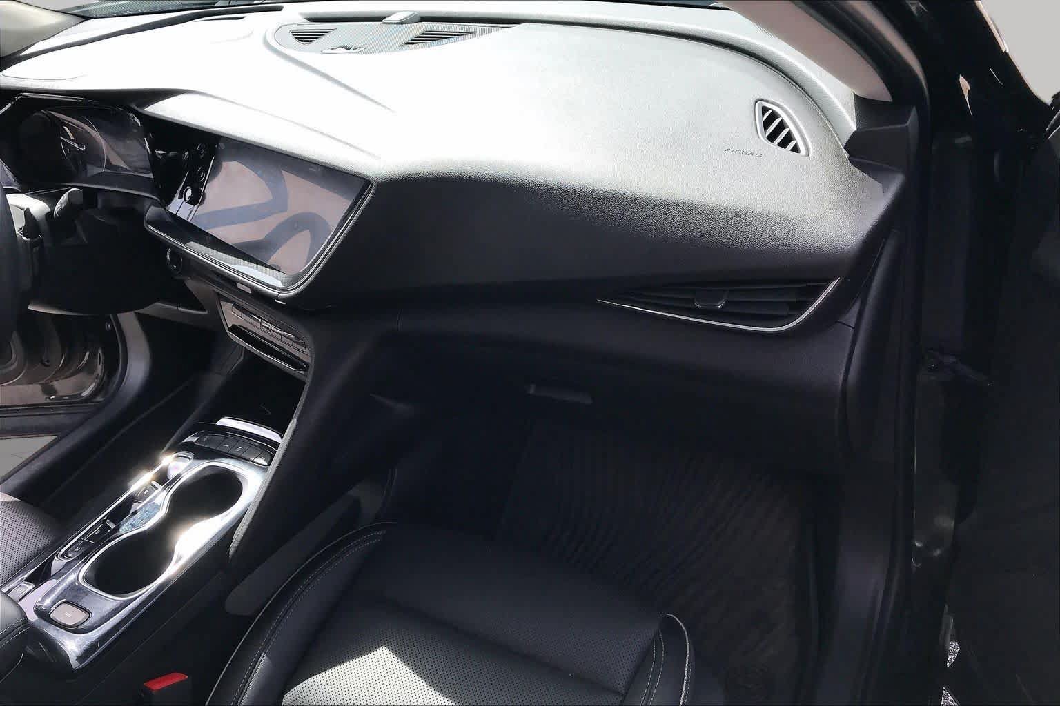 Used 2021 Buick Envision Essence w/ Sport Touring Package FWD image 19