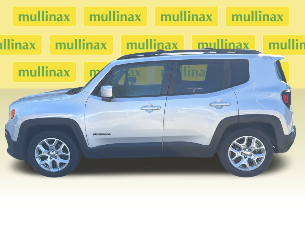 Used 2018 Jeep Renegade Latitude FWD image 11