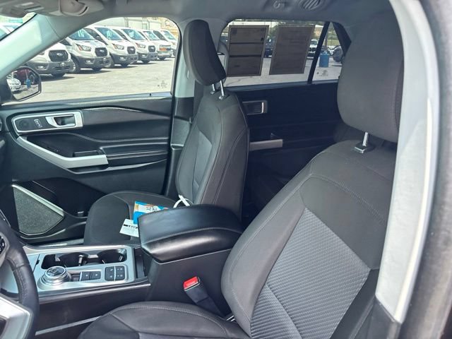 Certified 2024 Ford Explorer XLT RWD image 16