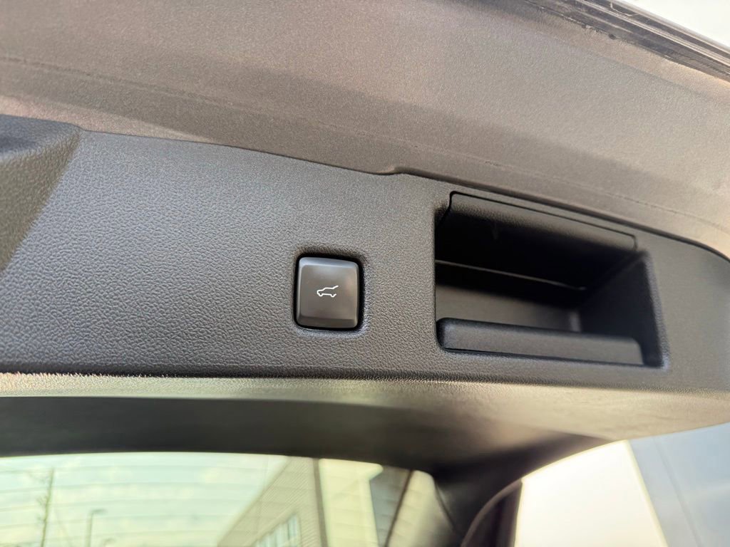 Certified 2021 Ford Escape SEL image 17