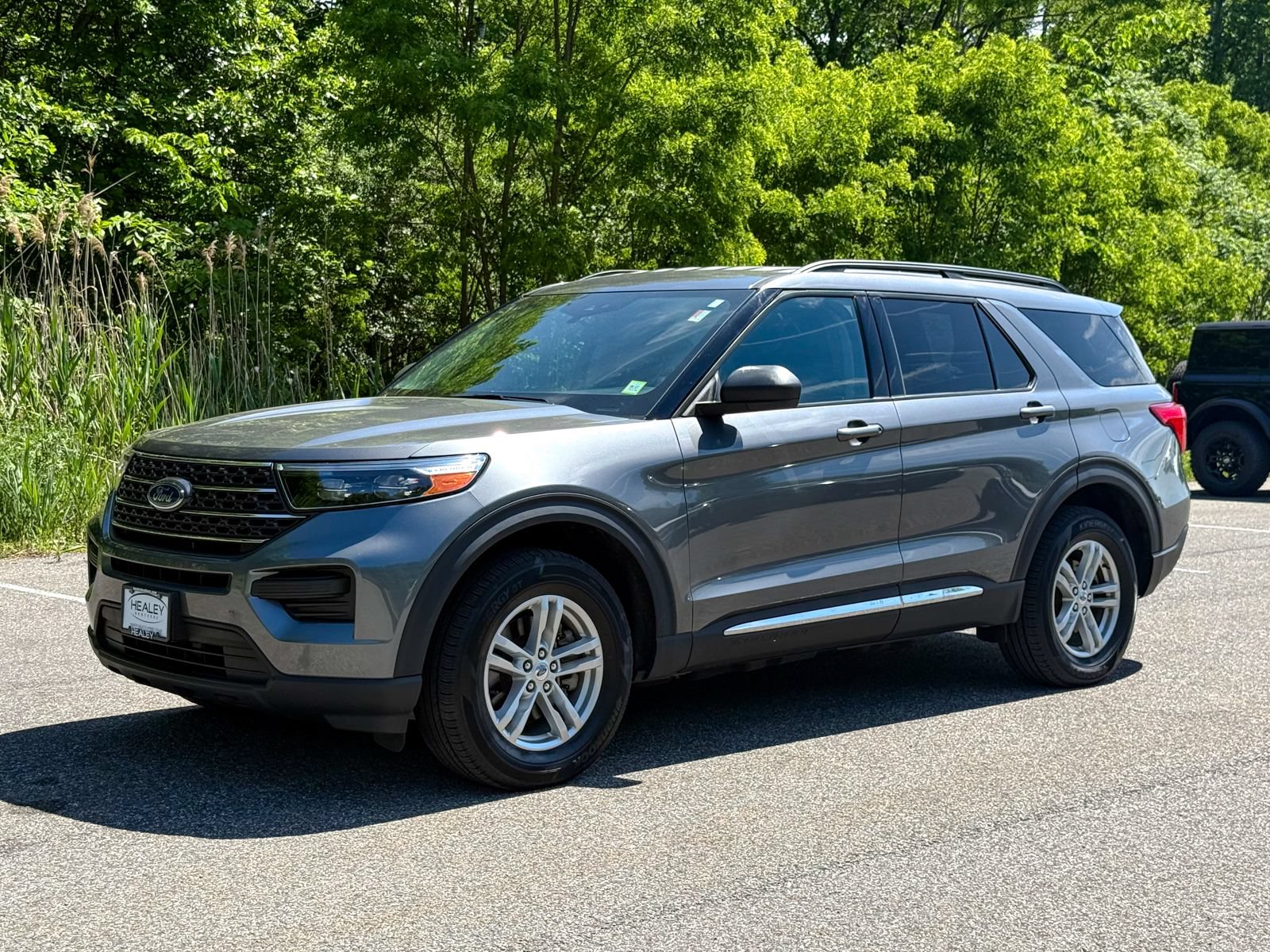 Certified 2023 Ford Explorer XLT AWD/4WD image 3
