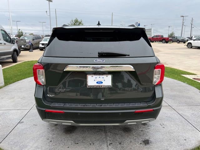Certified 2022 Ford Explorer XLT w/ Equipment Group 202A RWD image 5