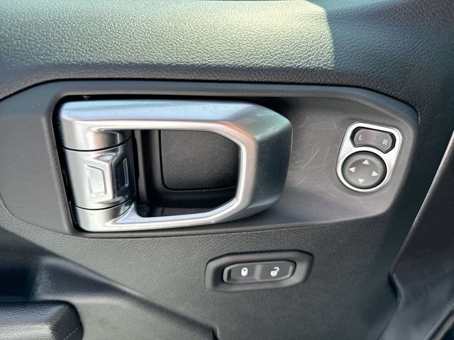 Used 2020 Jeep Wrangler Sport AWD/4WD image 13