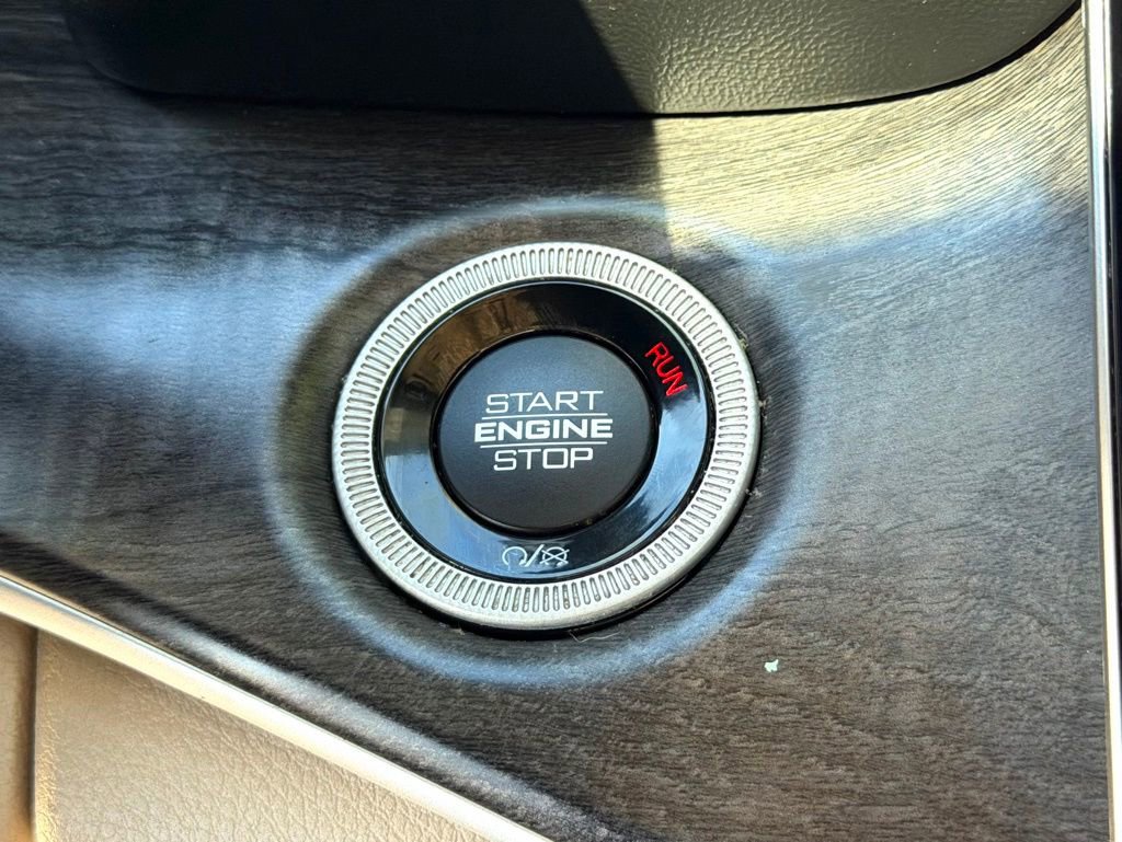 Used 2022 Jeep Grand Cherokee Limited image 24