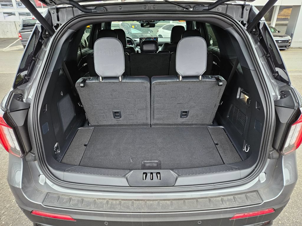 Certified 2025 Ford Explorer ST-Line w/ Premium Package RWD image 13