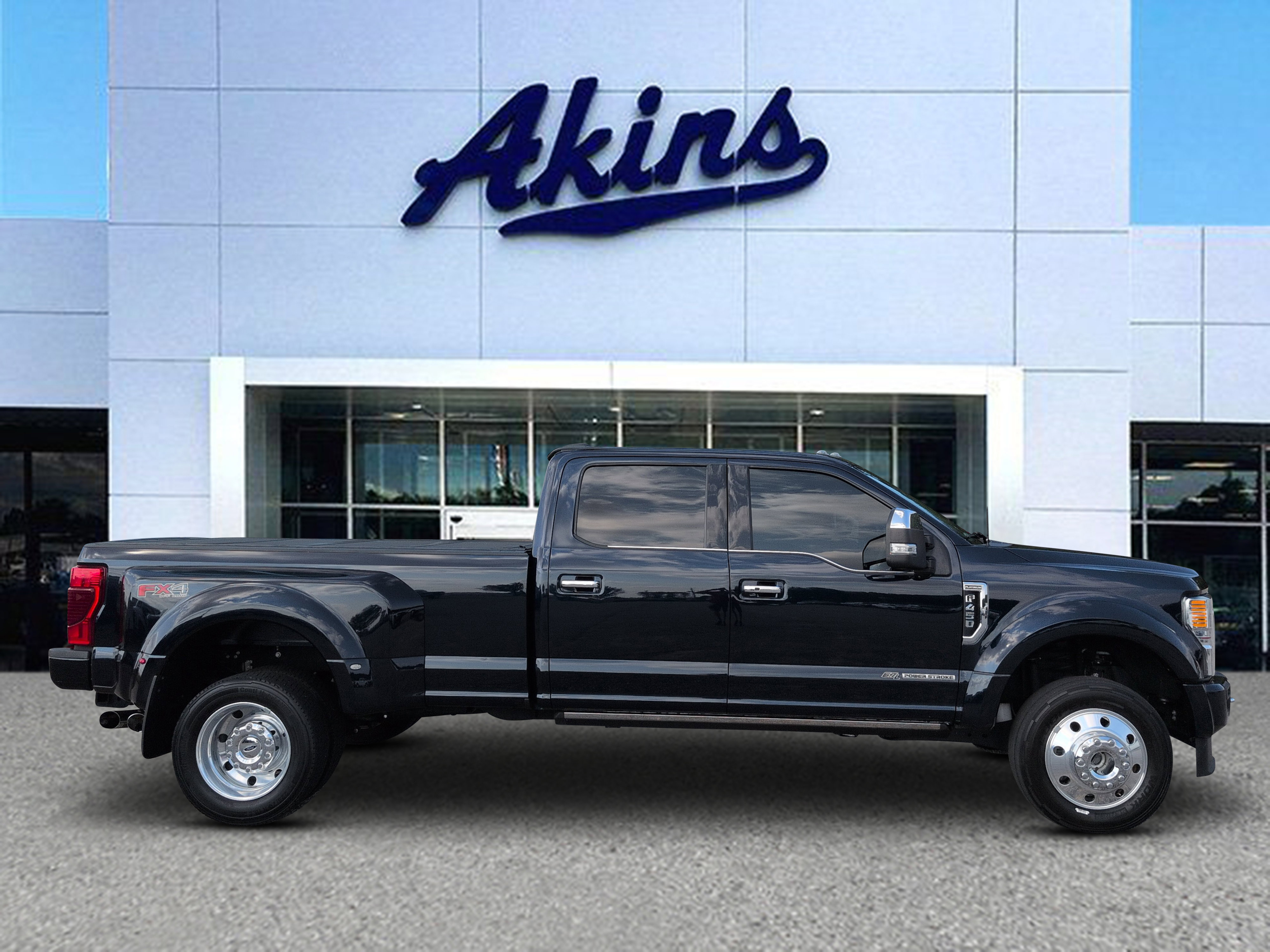Certified 2022 Ford F450 Platinum w/ FX4 Off-Road Package AWD/4WD image 1