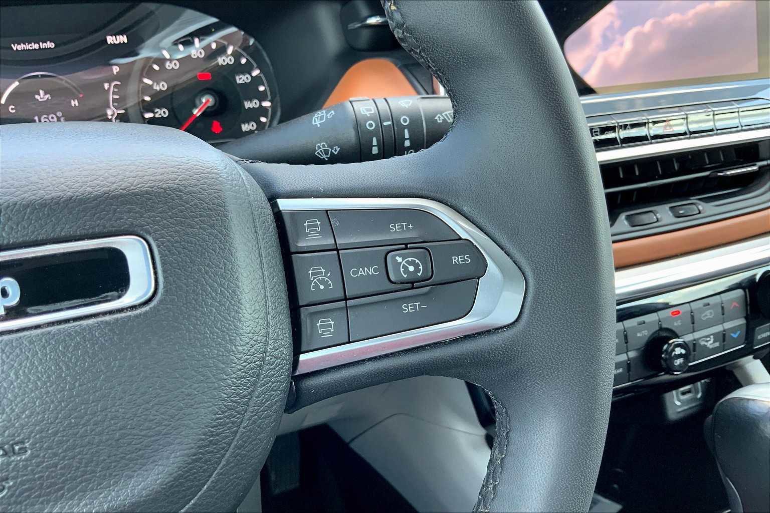 Used 2023 Jeep Compass Limited image 24