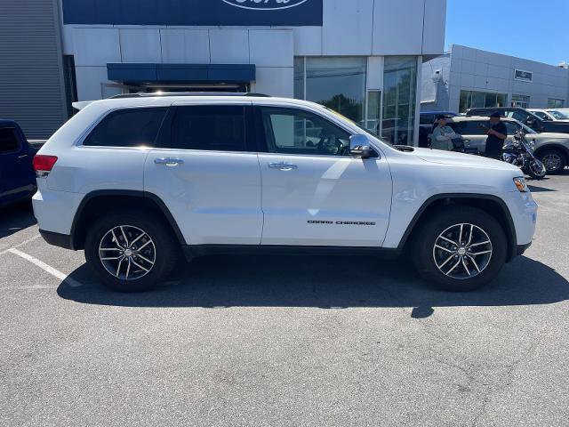Used 2017 Jeep Grand Cherokee Limited AWD/4WD image 2