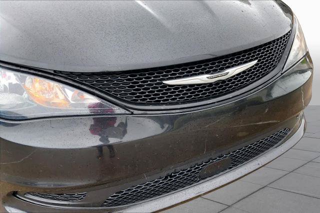 Used 2023 Chrysler Voyager LX FWD image 29