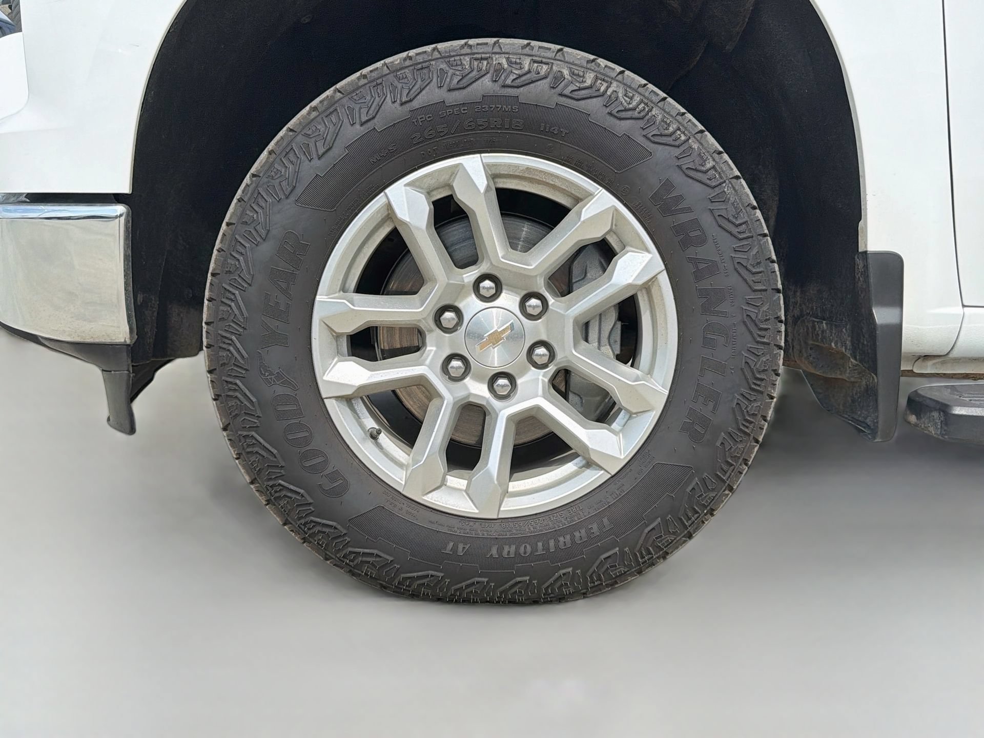Used 2025 Chevrolet Silverado 1500 LT AWD/4WD image 36