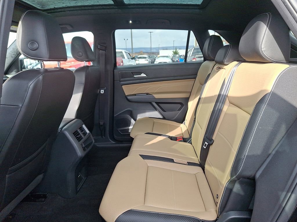 Used 2021 Volkswagen Atlas Cross Sport SE image 9